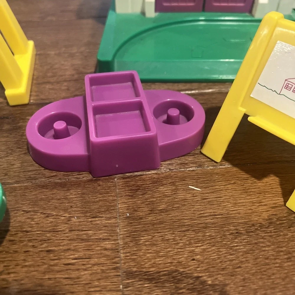 Vintage Barney The Dinosaur School Play House with 4 Accessories